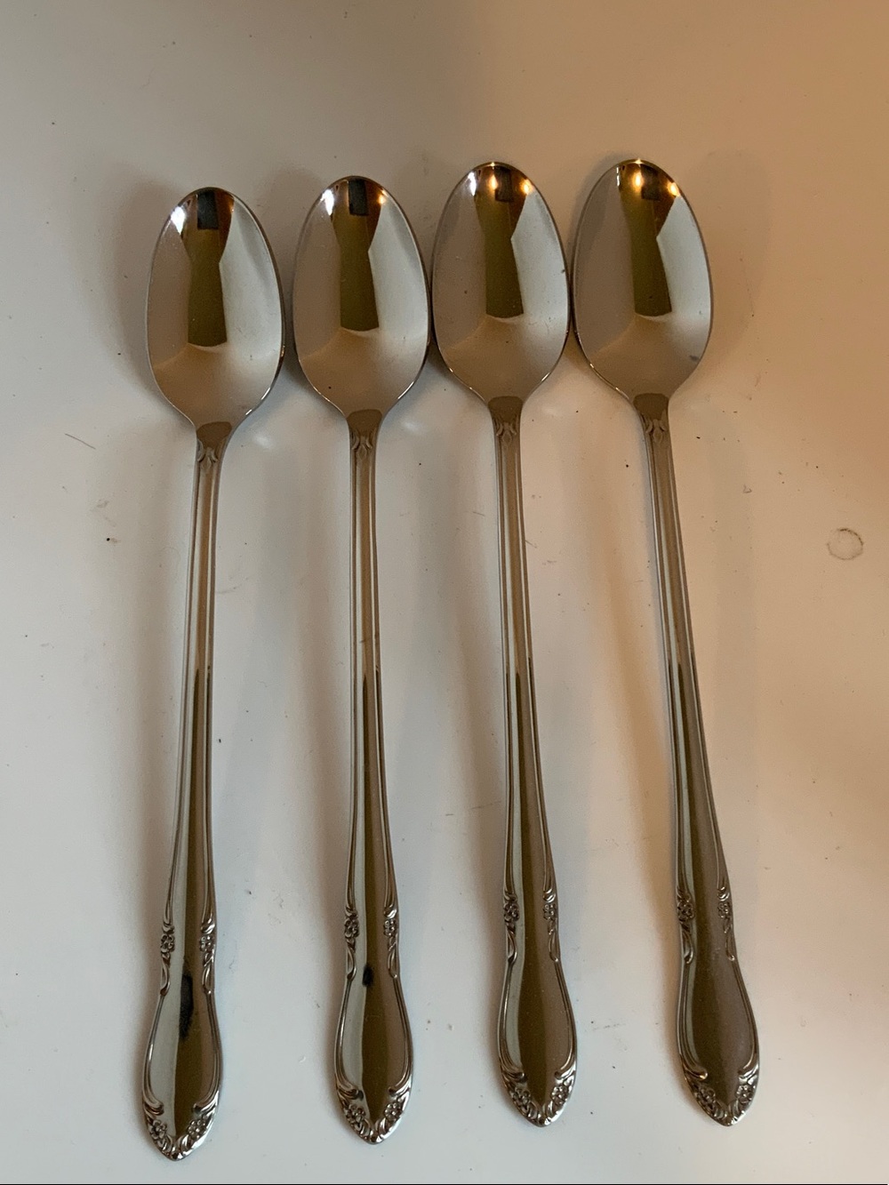 Oneida Long Handle Dessert Spoons - Silver Tone (Set of 4)